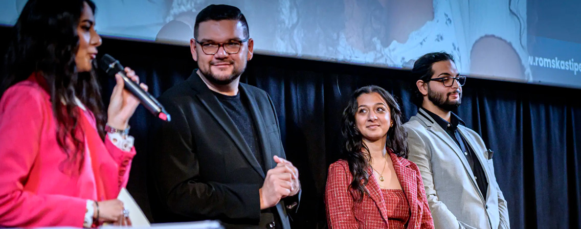 VIDEO a FOTO: ROMEA rozdala 100 stipendií romským studentům a studentkám. Mezi podpořenými je například budoucí architekt nebo praktická sestra